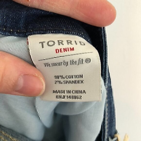 NEW NWT TORRID Plus Size Classic Skinny Jean Vintage Stretch Medium Wash 26 Reg - Picture 11 of 12